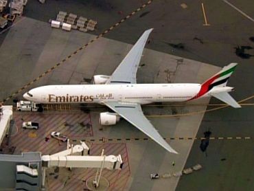 06_emiratesflight.jpg 