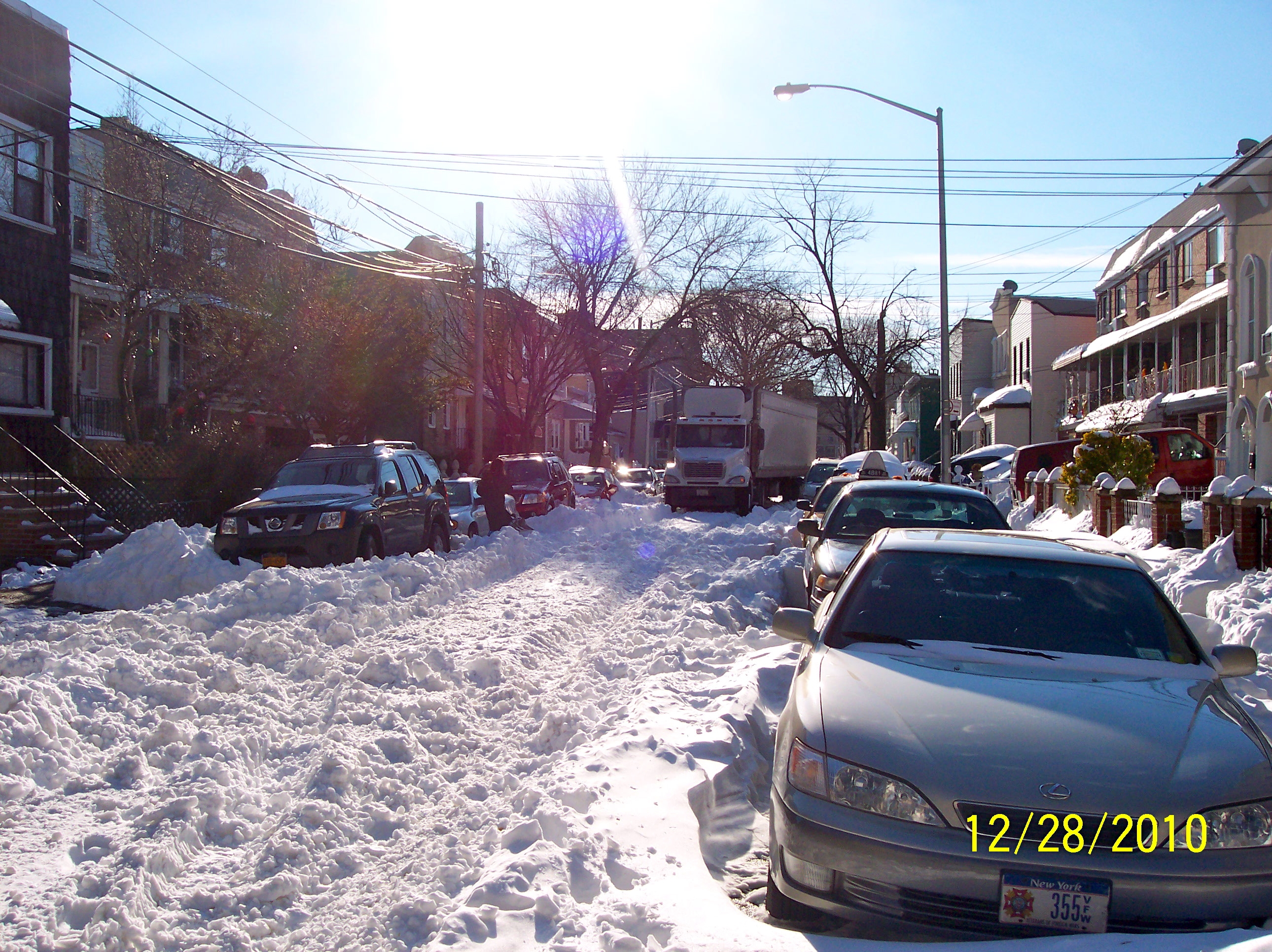 1-snow-astoria-on-23rd-ave-and-37th-st-ricky-criswell.jpg 