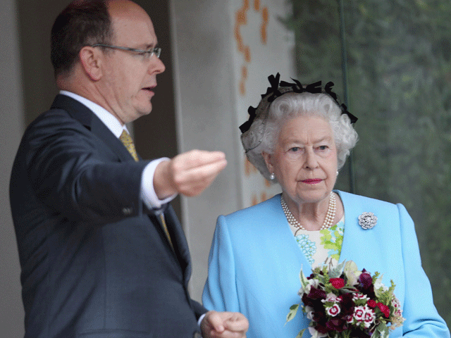 004-brit-qwueen-and-albert1.gif 