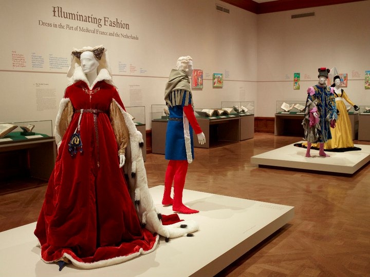 Illuminating Fashion Dress in the Art of Medieval France and the Netherlands 