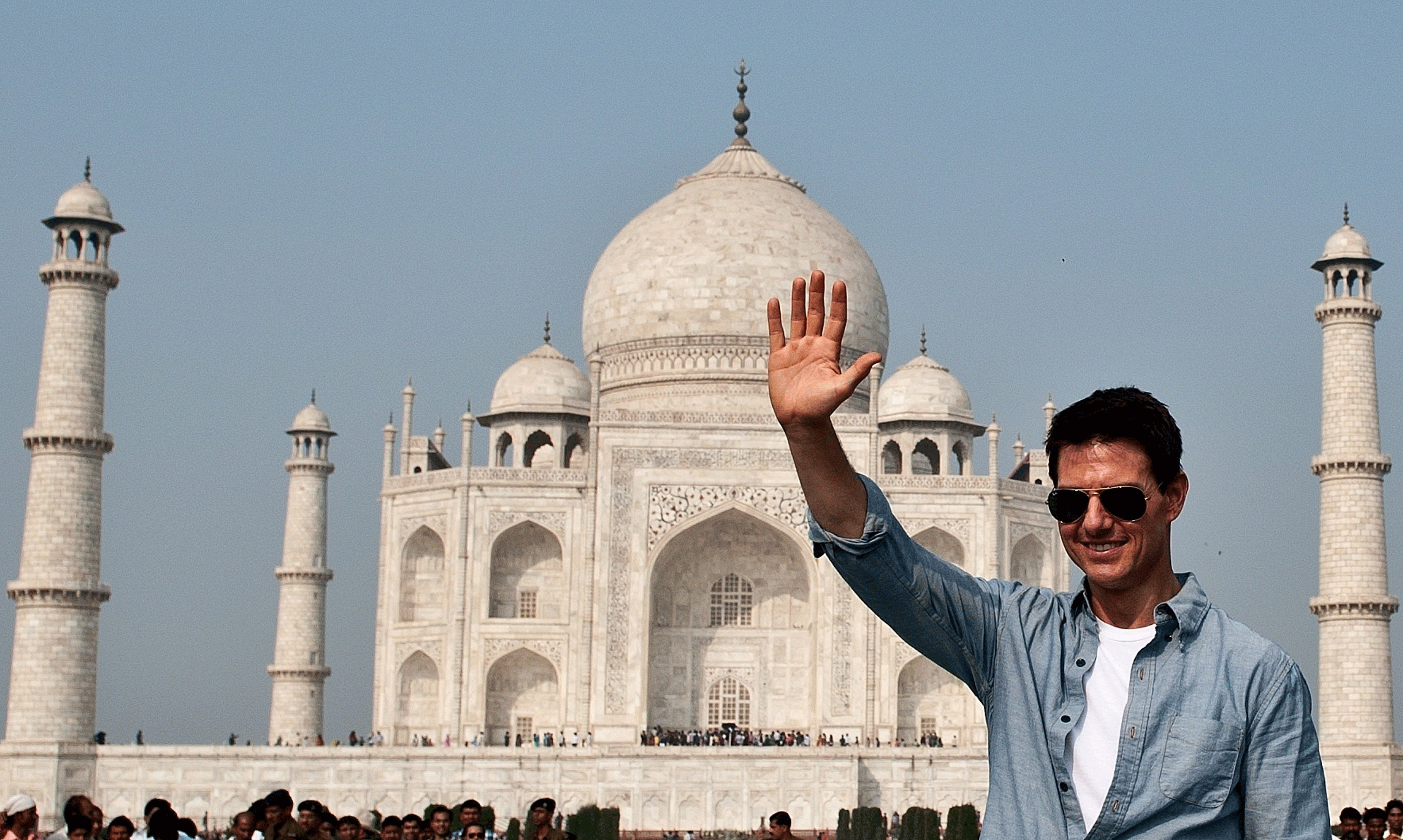 009-tom-cruise-taj134611266.gif 