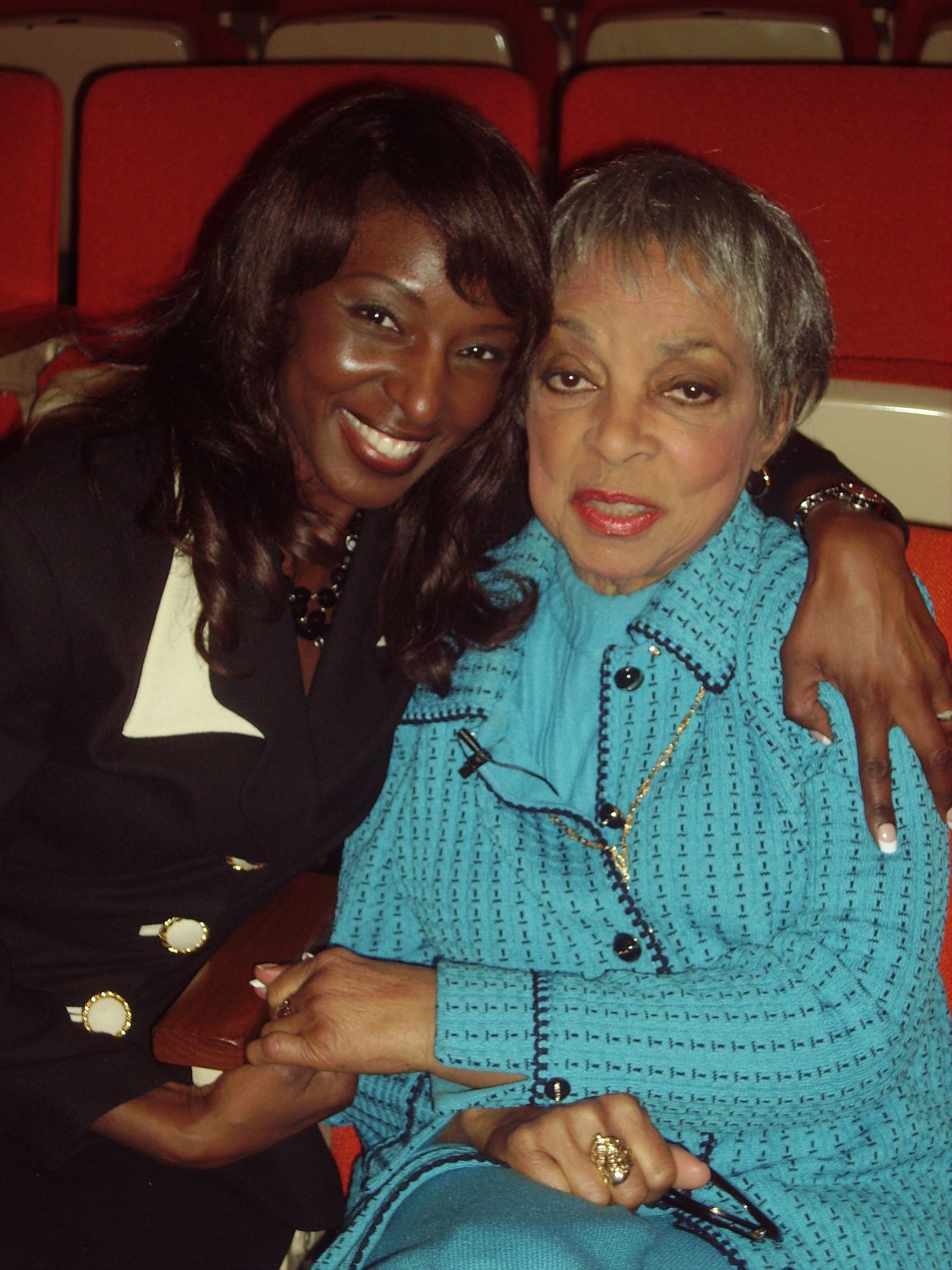 actress-ruby-dee-and-1010-wins-radio-producer-sharon-barnes-waters.jpg 