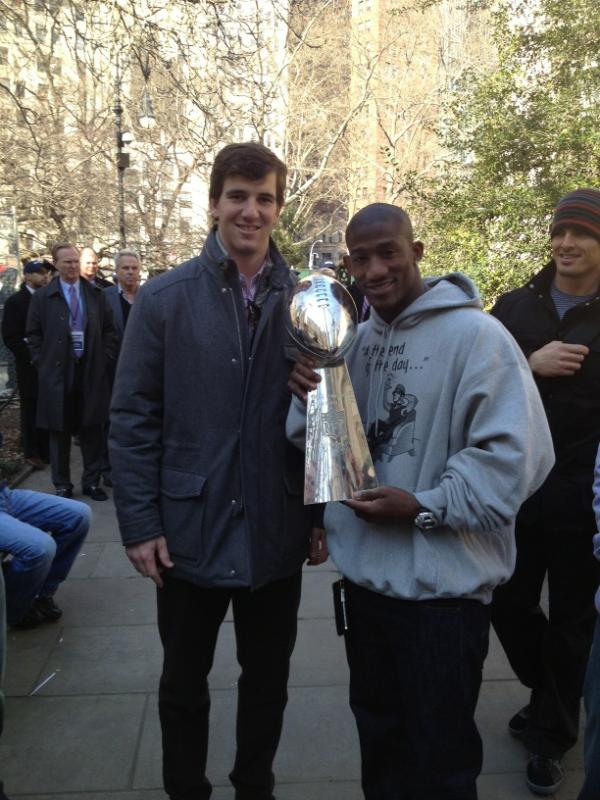 antrel-rolle-with-eli-and-the-lombardi.jpg 