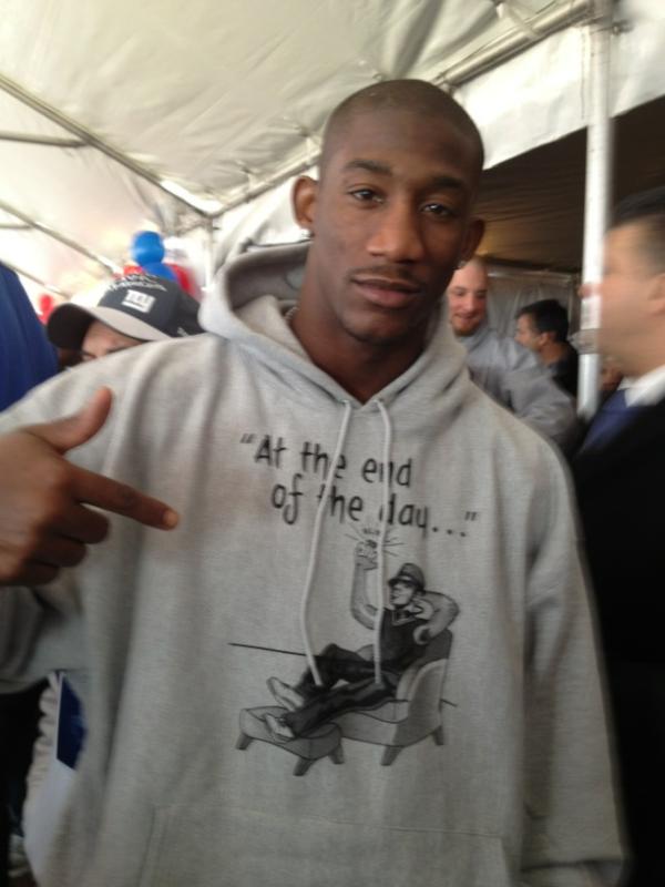 antrel-rolle-shows-his-catch-phrase-hoodie.jpg 