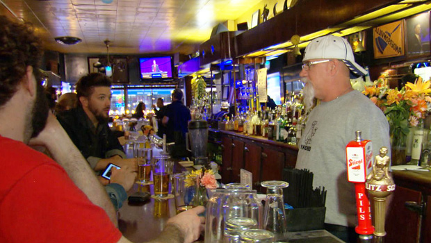 bars-simons-tavern-chicago-620.jpg 