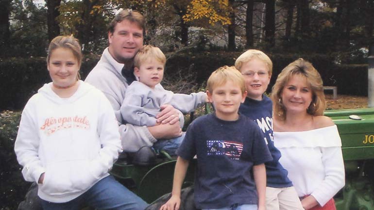 Curtis and Cory Lovelace and their four children 