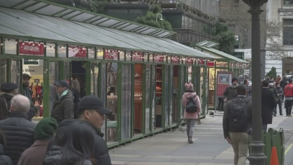 Bryant-Park-holiday-market-shops.gif 