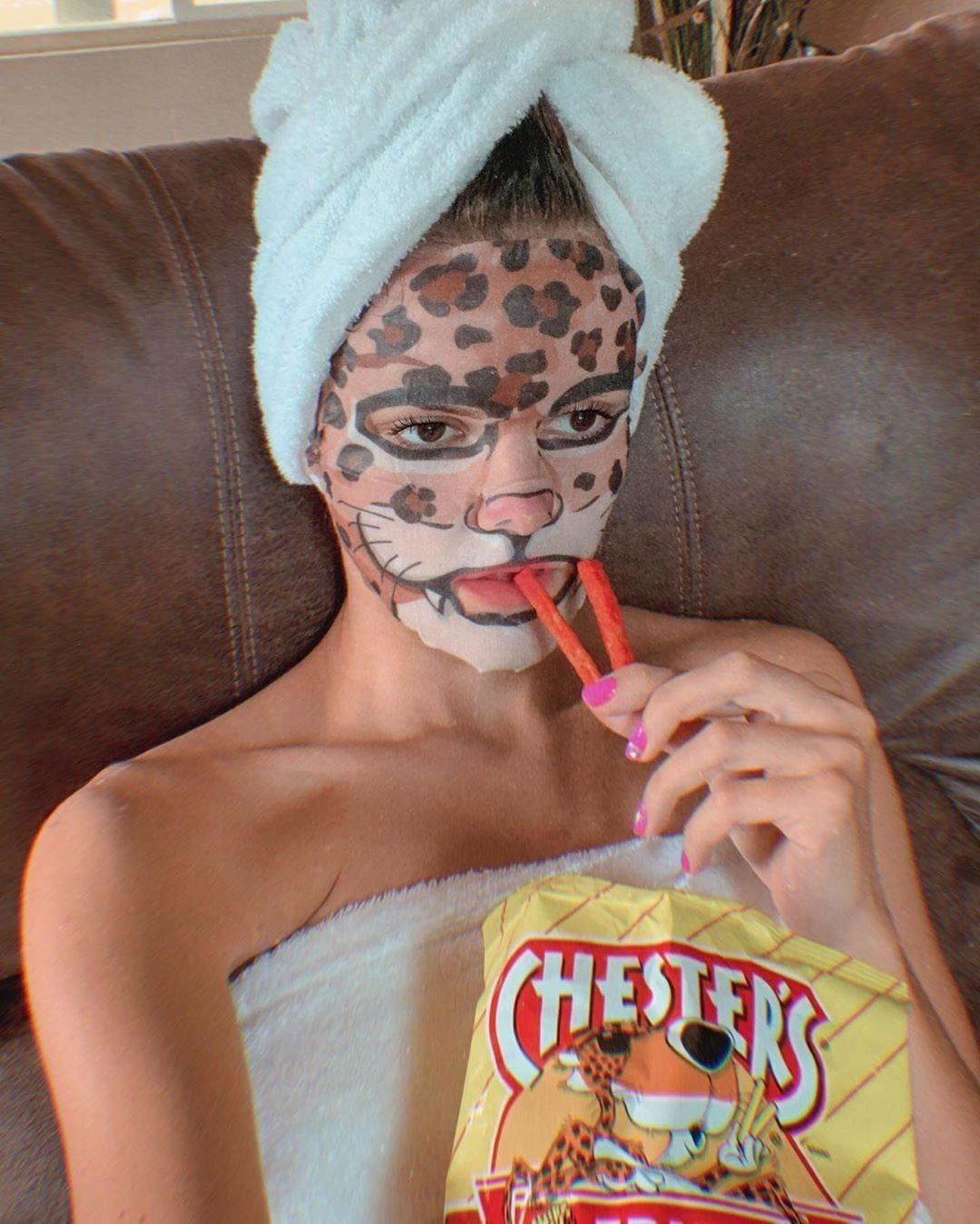 The cheetah character-themed sheet mask 