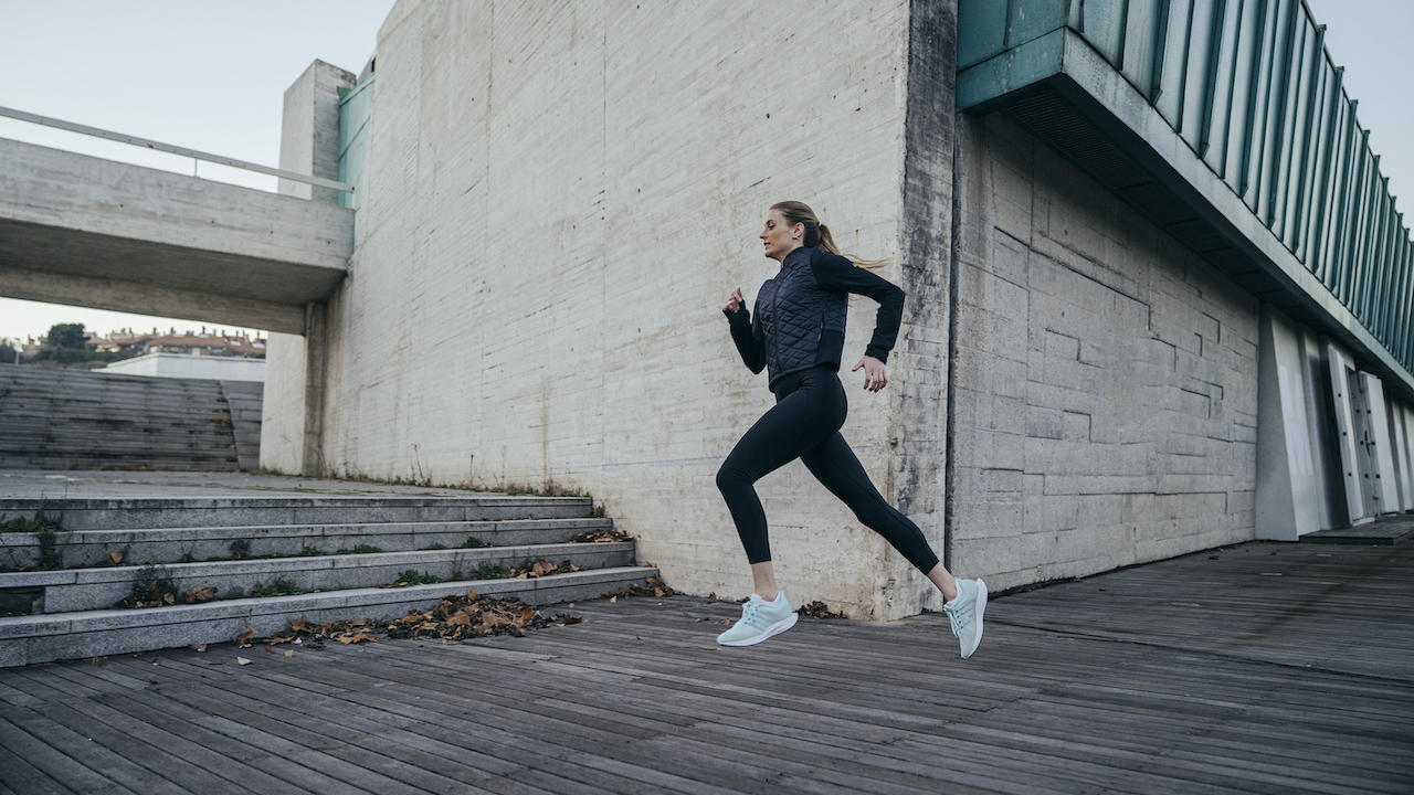 woman jogging 