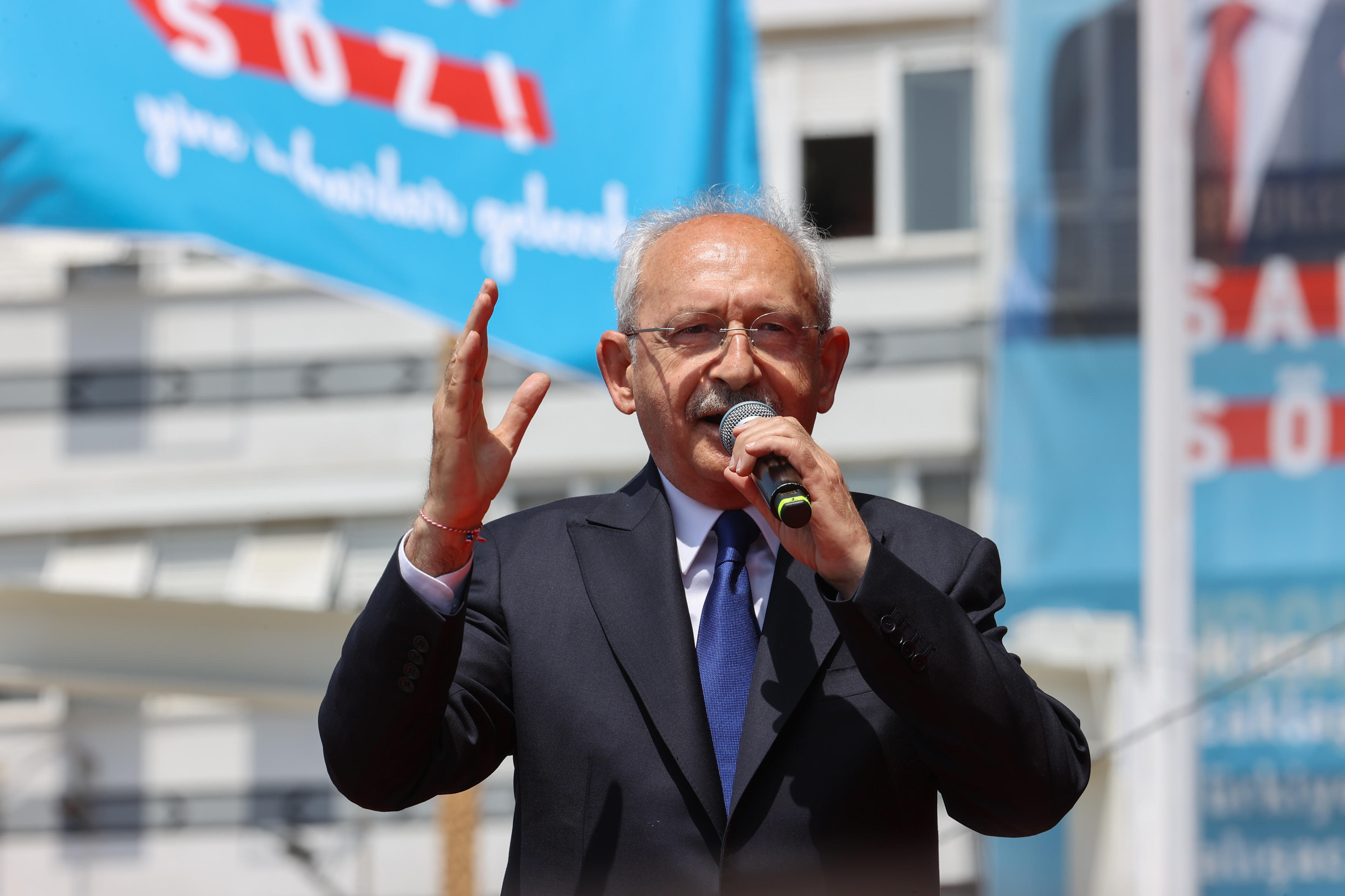 Turkish presidential candidate Kemal Kilicdaroglu speaks at a campaign rally 