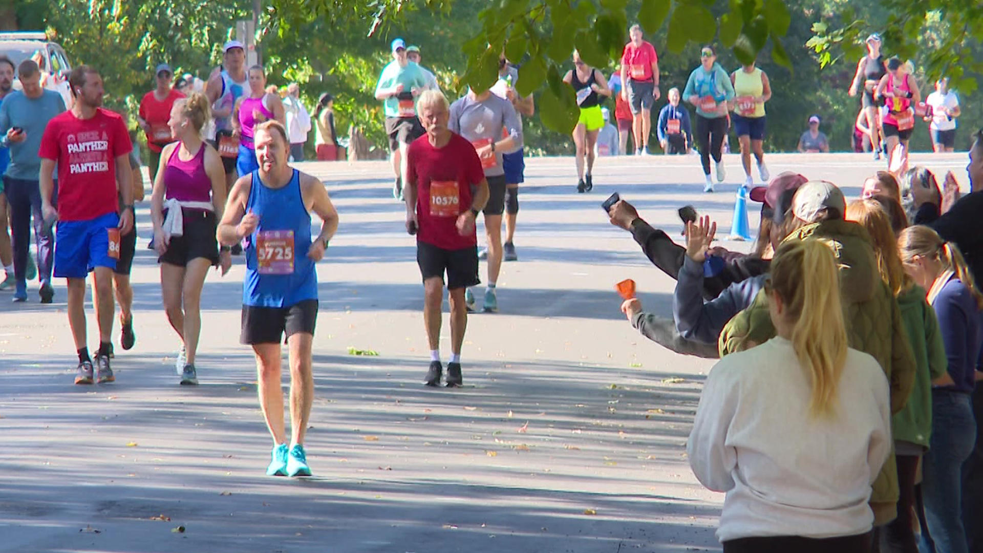 twin-cities-marathon-supporters.jpg 