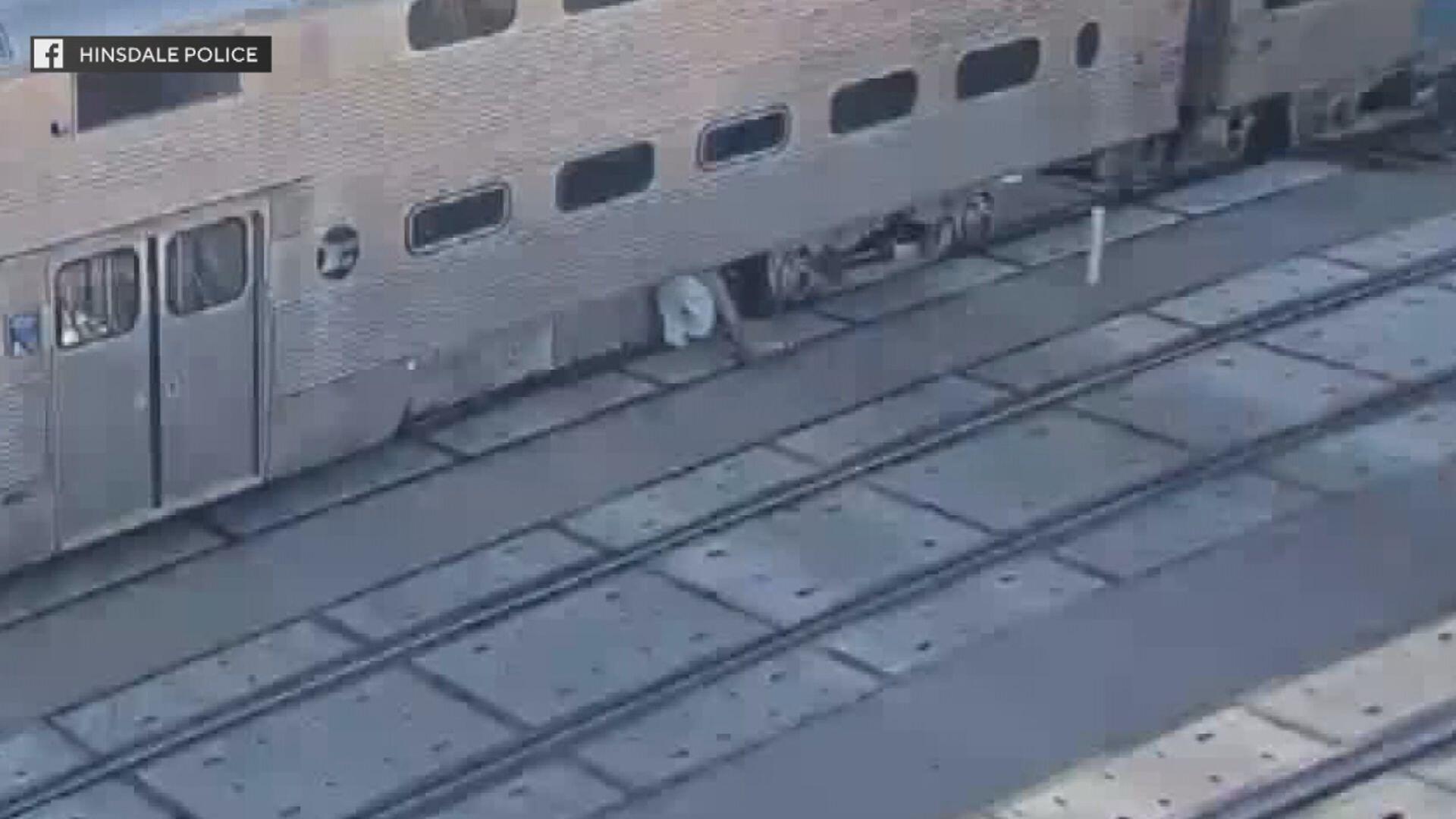 No Injuries After Metra Train Hits Car In Park Ridge - CBS Chicago