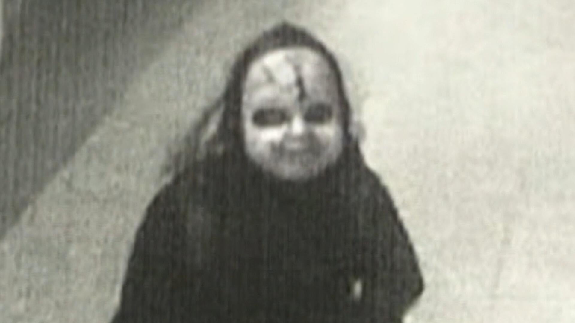 Woman describes confronting man in Chucky-style mask who chased her