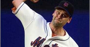 Mets Re-Sign Reed - CBS News