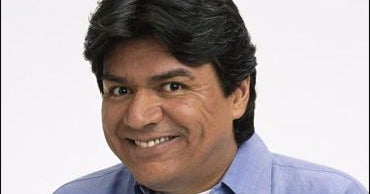 George Lopez To Host Latin Grammys - CBS News