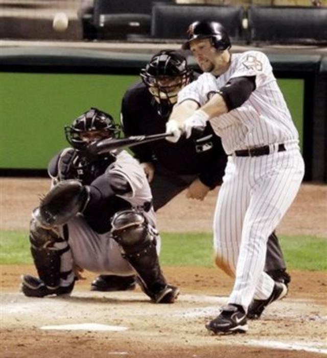 Paul Konerko receives 2005 World Series grand slam ball - Los