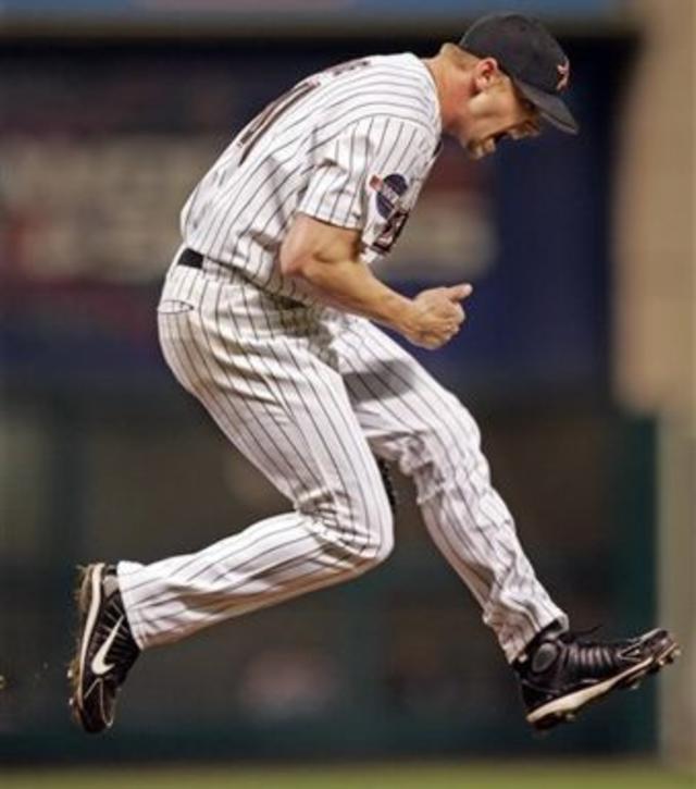 The Catch is Made by Uribe': The best play from the White Sox 2005 World  Series clincher