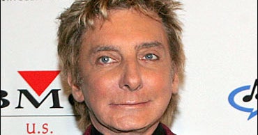 Barry Manilow Tops Charts - CBS News