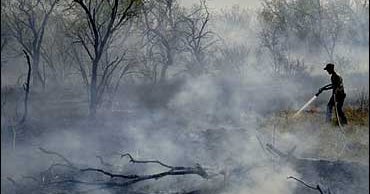 Texas Fires Hit Hill Country, 1 Dead - CBS News