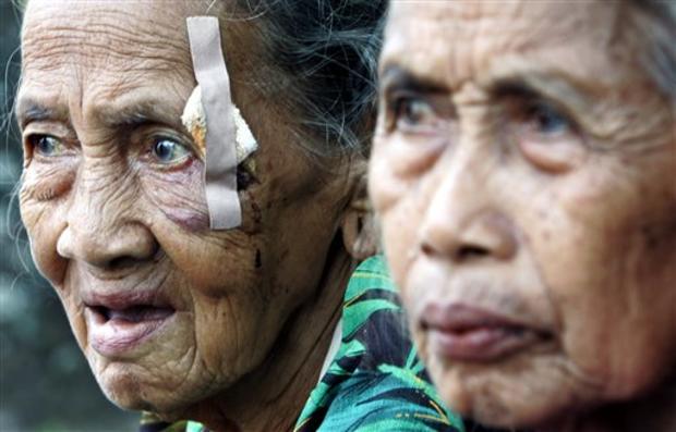 Elderly Indonesian women 