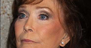 did loretta lynn have plastic surgery Image 2