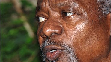 U.N. Secretary-General Kofi Annan speaks at a press conference in Beirut, Lebanon 