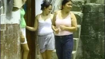 Several women gathered in Pereira 