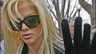Anna Nicole Smith arrives at US Supreme Court 