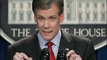 White House Press Secretary Tony Snow responds to a reporters question about Iraq during his daily briefing at the White House in Washington, Oct. 23, 2006. 