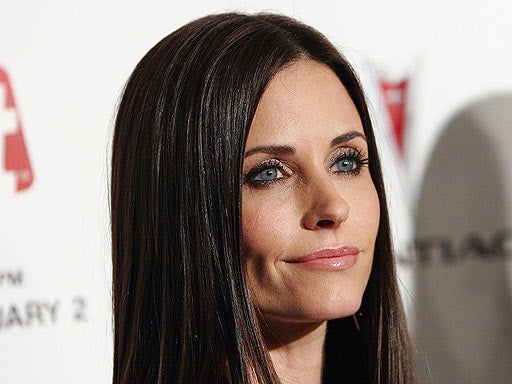 Courteney Cox arrives at the premiere of the "Dirt" 