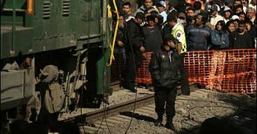 21 Dead In Mexico After Train Hits Bus - CBS News