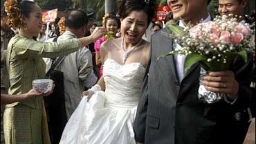 chinese bride and groom 