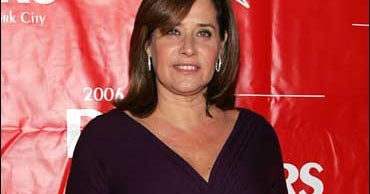 Lorraine Bracco Wears Red For A Cause