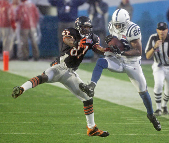 Super Bowl Snapshots: Devin Hester Takes It To The House In Super Bowl XLI!