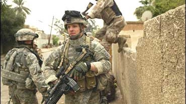 Iraqi army soldier, Baghdad, al-Karrada, patrol, search 