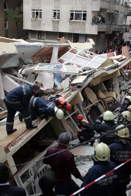 Istanbul Building Collapse 