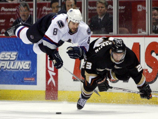 Anaheim Defeats Vancouver 4-1 