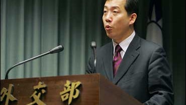 Vice Foreign Minister Yang Tzu-bao announces to local and foreign media that Taiwan has re-established ties with St. Lucia, Tuesday, May 1, 2007, in Taipei, Taiwan. 