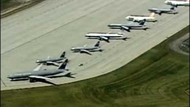 United flights on tarmac at Chicago's O'Hare International Airport 