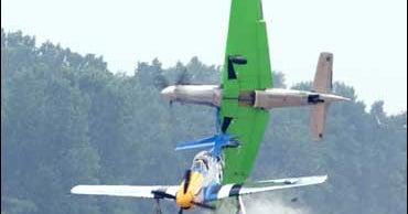 Pilot Killed In Wisconsin Air Show Crash - CBS News
