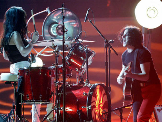 Jack White and Meg White (r-l) of The White Stripes perform during the 46th Annual Grammy Awards, photo 