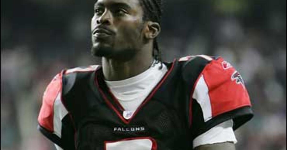 Michael Vick changes Twitter profile photo to him in Falcons jersey