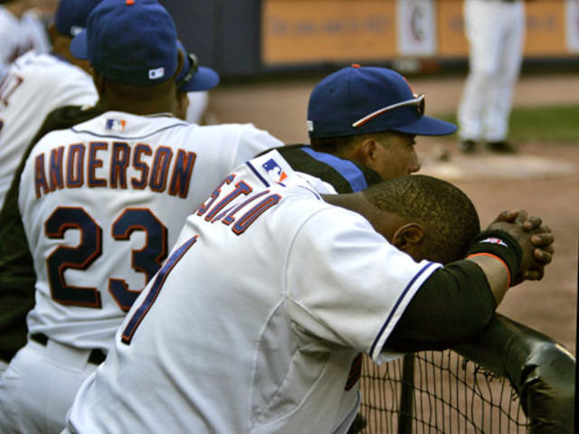 New York Mets' Jerry Koosman winds up for a pitch against the