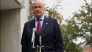Republican presidential hopeful, former Sen. Fred Thompson, R-Tenn., talks to reporters outside NBC Studios in Washington, Sunday, Nov. 4, 2007. (AP Photo/Lawrence Jackson) 