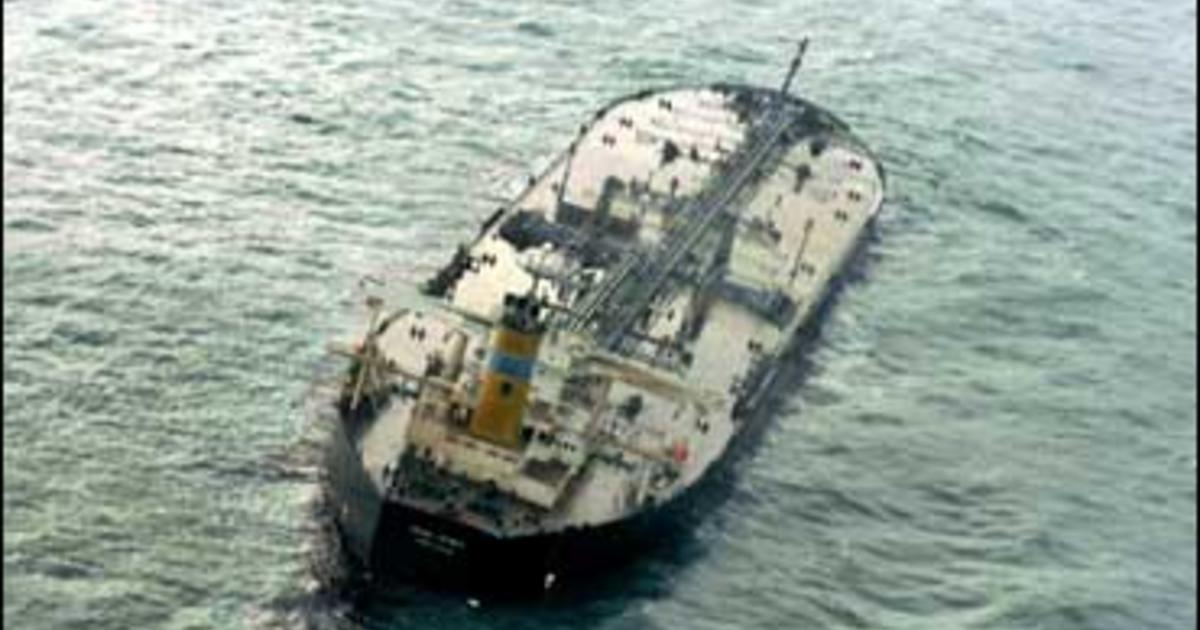 Ships Collide, Oil Spills Off Korean Coast - CBS News