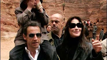 French President Nicolas Sarkozy and girlfriend, supermodel-turned-singer Carla Bruni 