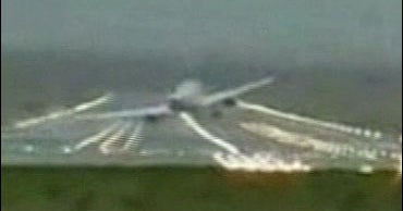 Close Call For Airliner With 131 Aboard - CBS News