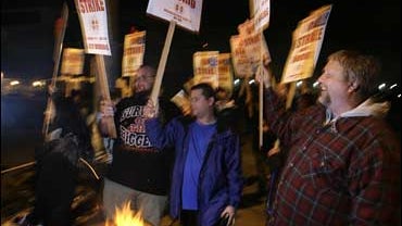 Picketers outside Boeing's Everett, Wash., airplane assembly facility 