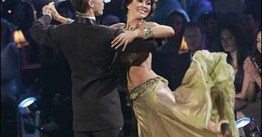 Buzz Briefs: Brooke Burke, Jane Fonda - CBS News