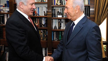 Benjamin Netanyahu and Shimon Peres 